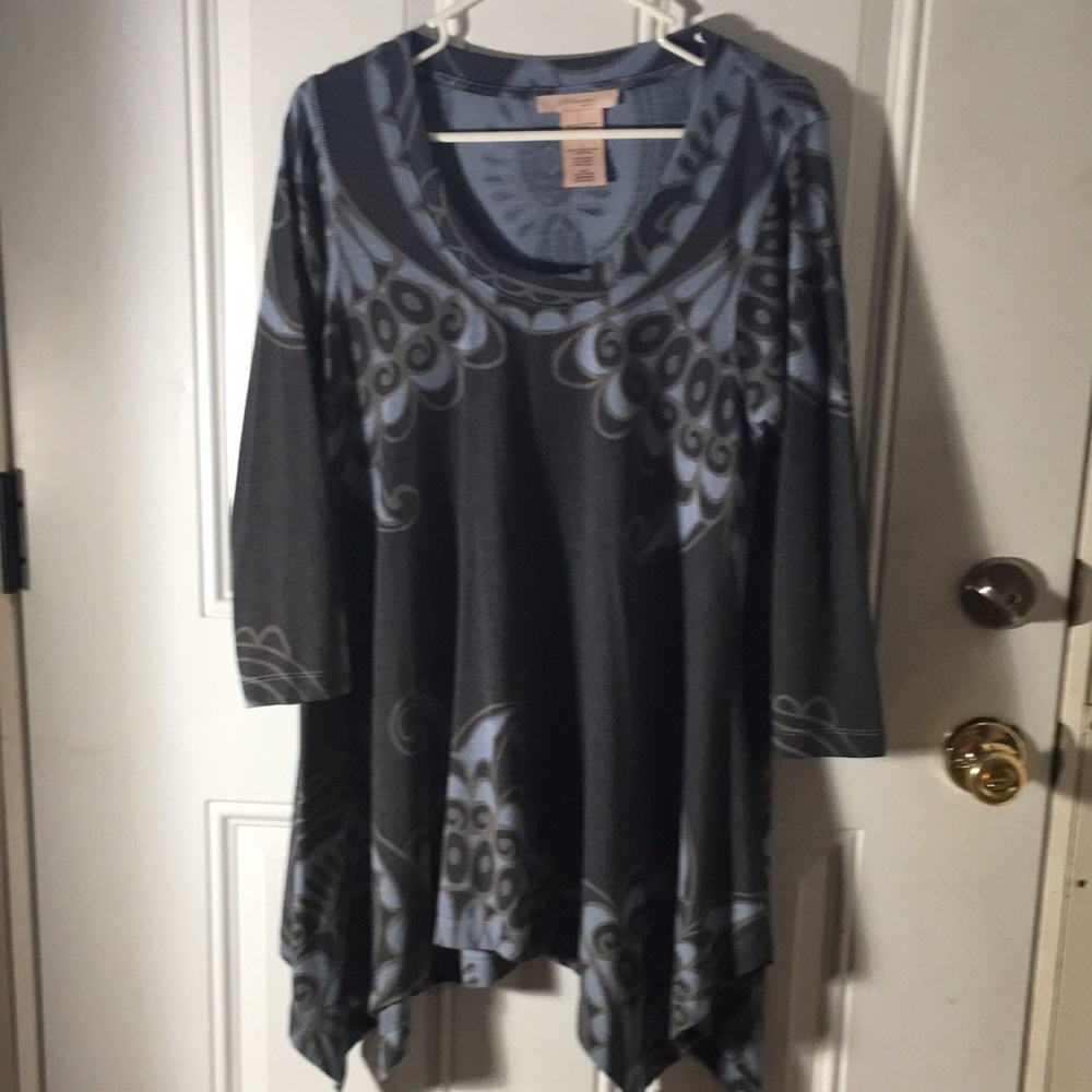 Philosophy Republic Clothing 3 quarter sleeve high low scoop neck top size L